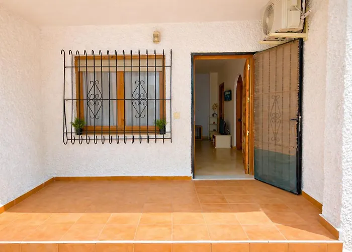 Naufragos Con Terraza * Torrevieja